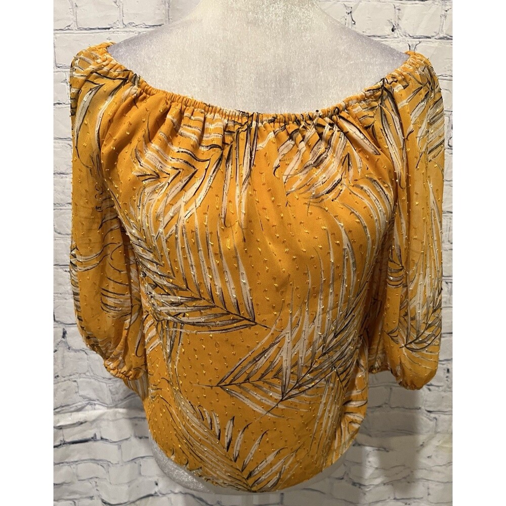 White House Black Market -WHBM Palm swiss dot wide neck off shoulder top PXS